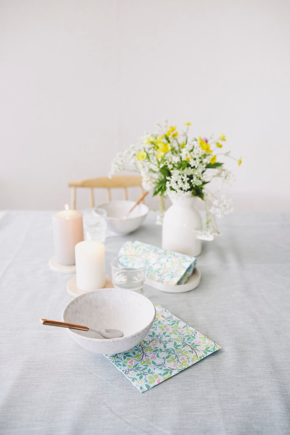 **In Stock 1st April** HAVI | William Morris Dinner Napkins | Pack of 20 | 33x33cm | Clover Light Blue