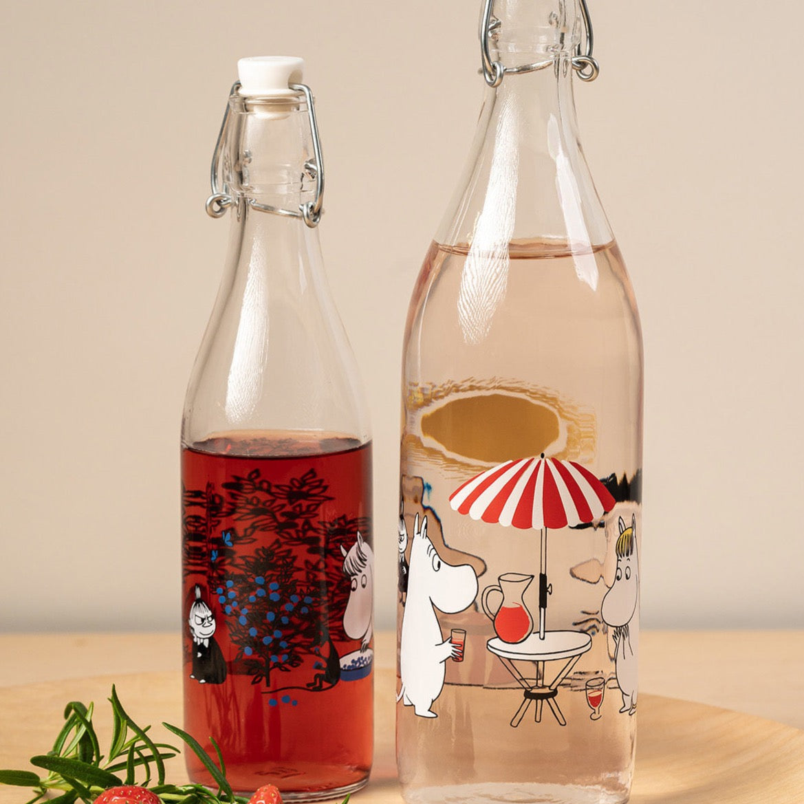 MUURLA | Moomin | Glass Bottle with clamp stopper | Summertime | 1 L