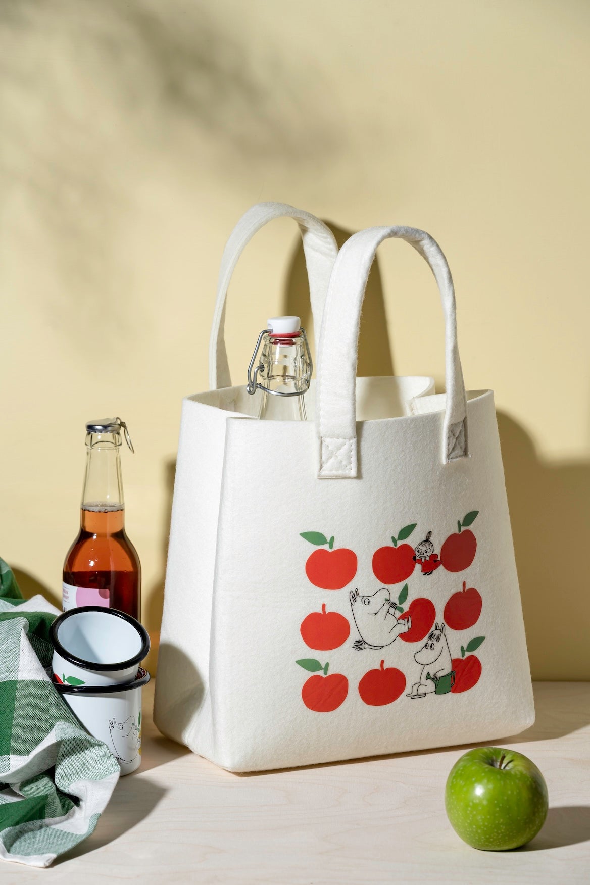 MOOMIN | Tote Bag | Made from Recycled Plastic Bottles | Joyful Apples | 25 x 25cm