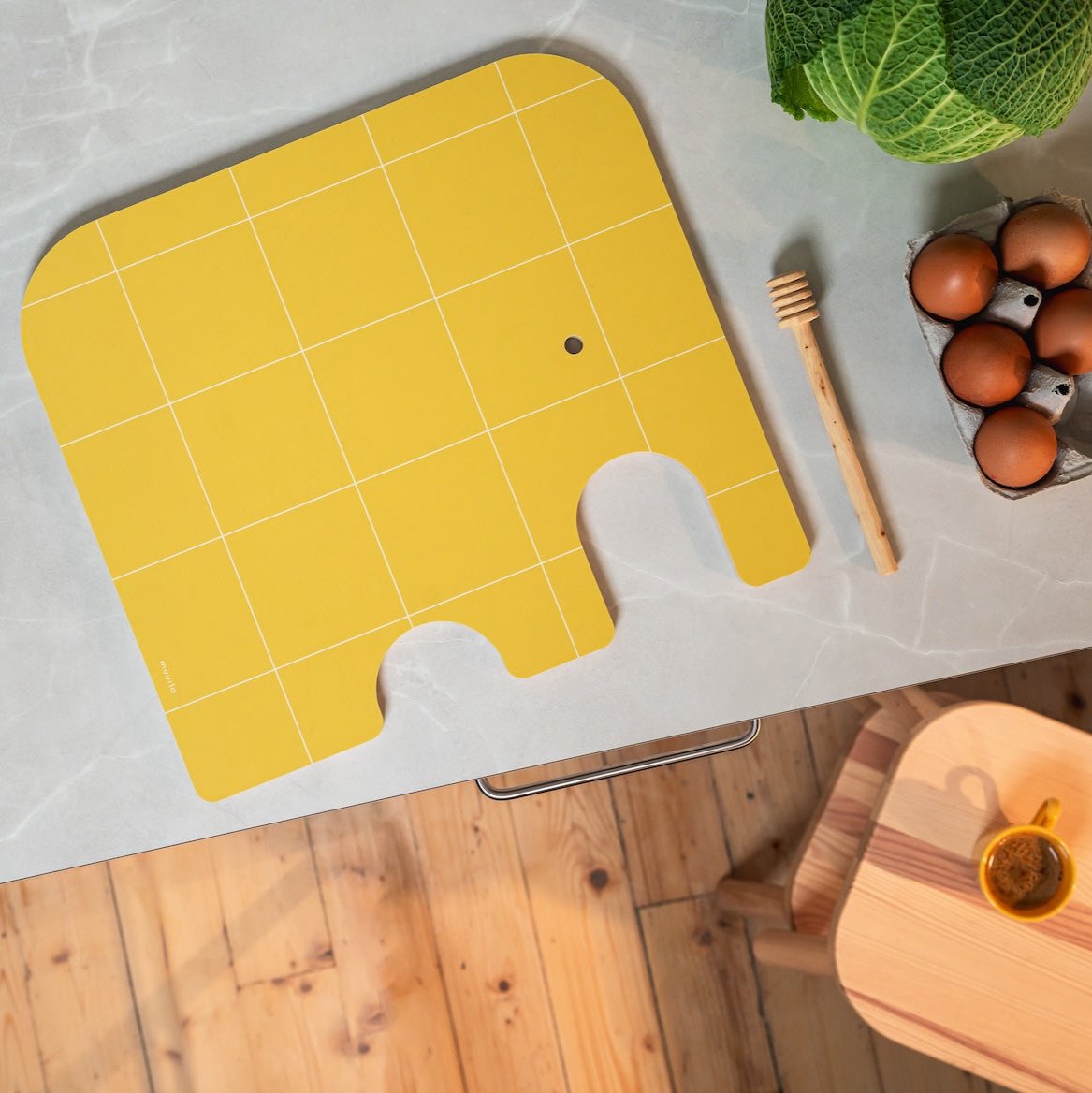 MUURLA | Chop and Serve Board Large | Elephant | Birch / Yellow | 36 x 32cm