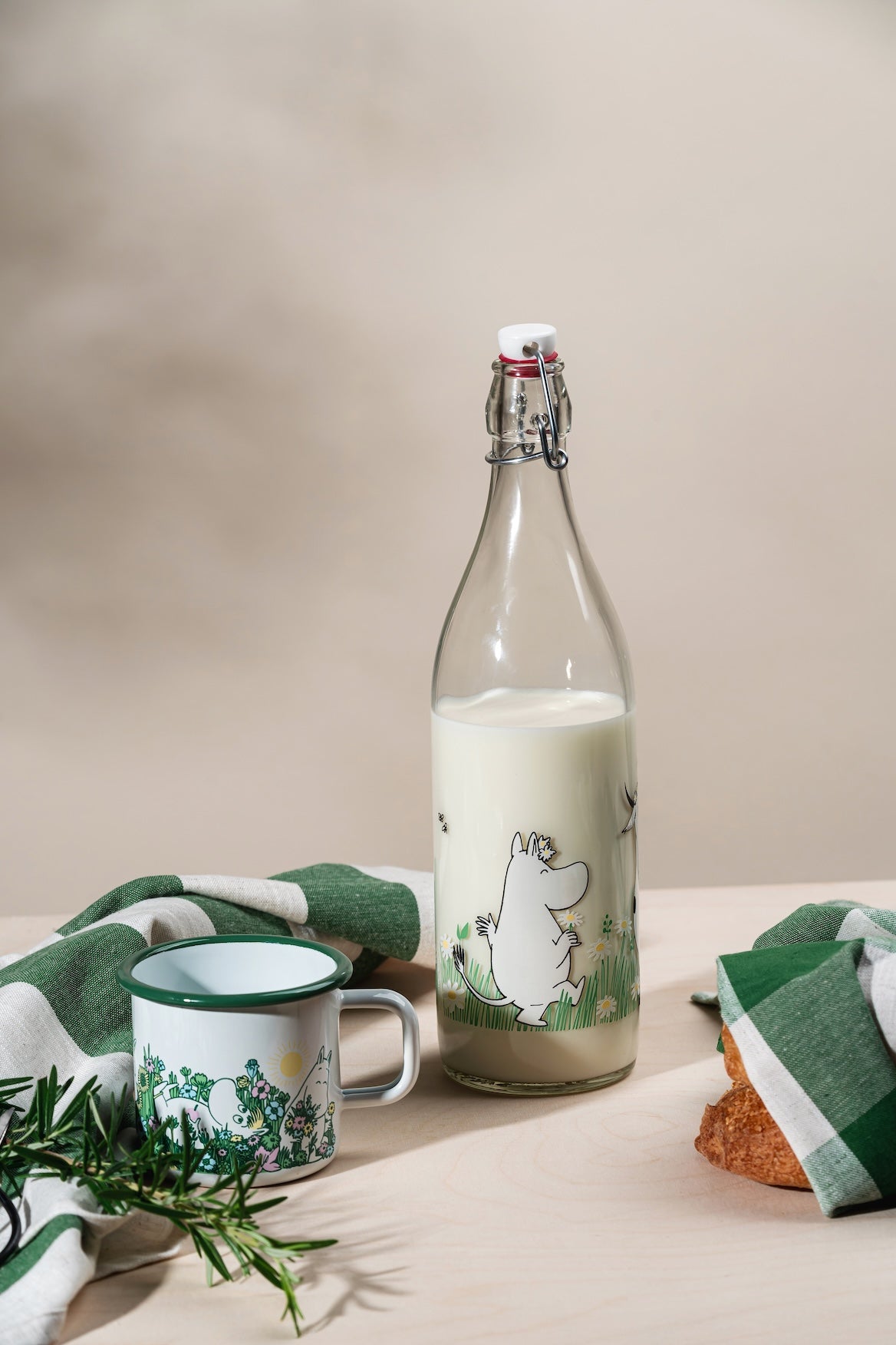 MOOMIN | Glass Bottle with clamp stopper | Meadow | 1 L