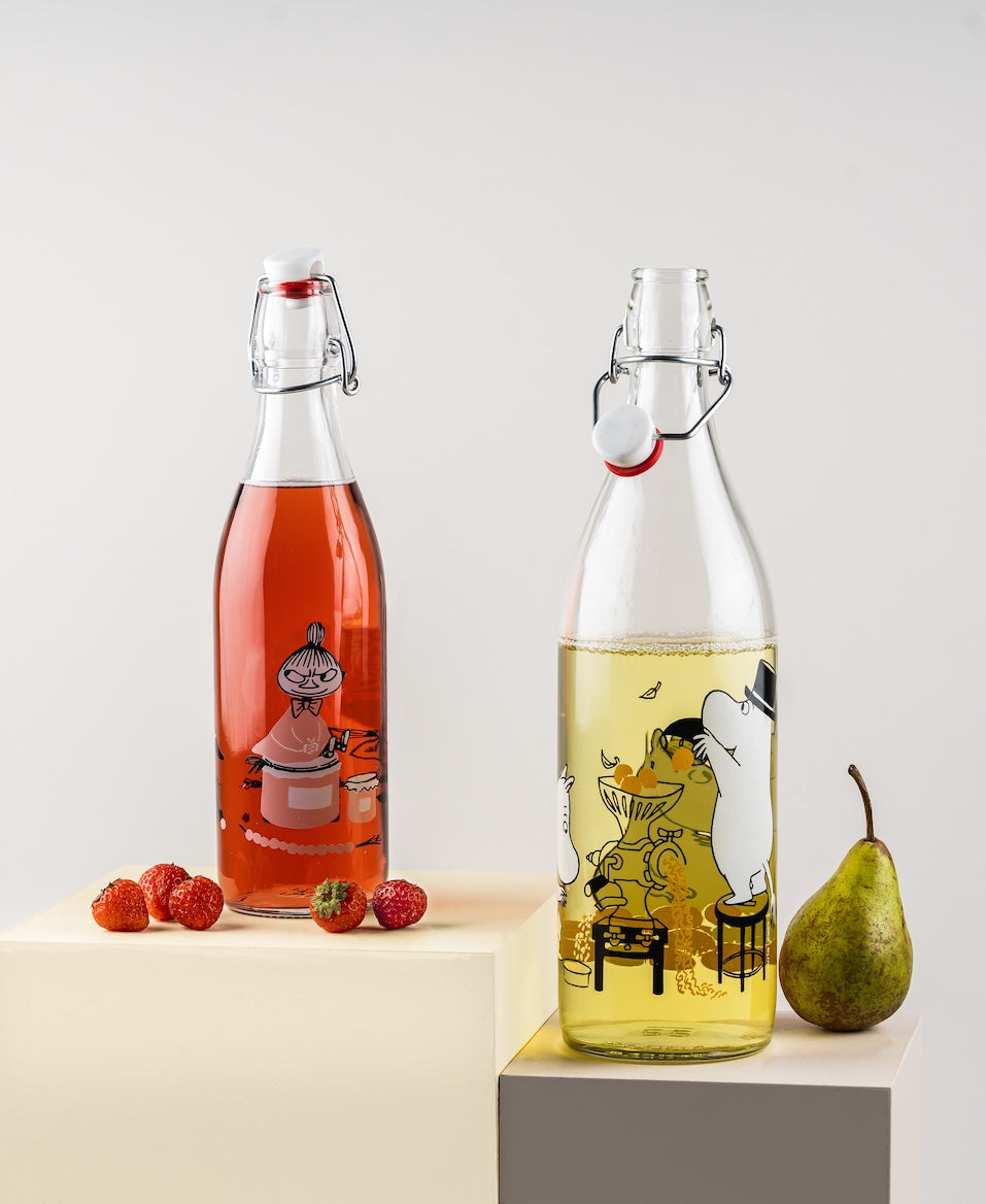 MOOMIN | Glass Bottle with clamp stopper | Fruits | 1 L