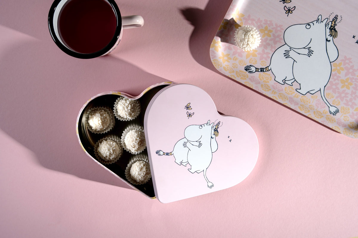 MOOMIN | Heart Shaped Tin Jar | Hug | 18 x 14.5cm