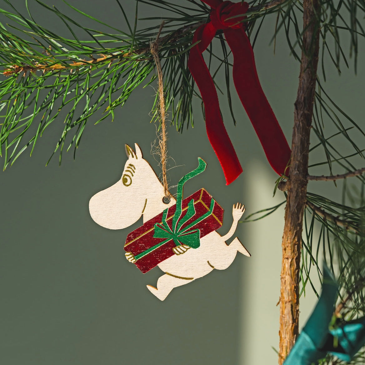 MOOMIN | Plywood Christmas Decoration | 8x7x0.3cm | Moomintroll
