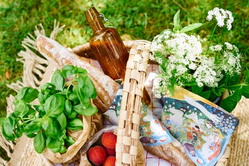 Summer Picnic Basket with Havi Paper Napkins