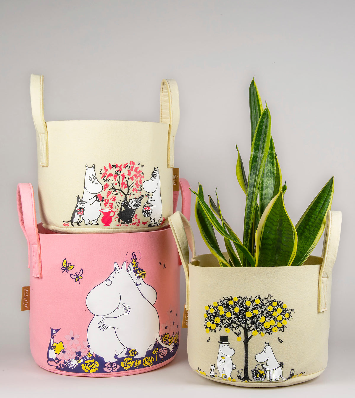 Moomin designs on Muurla&#39;s storage baskets