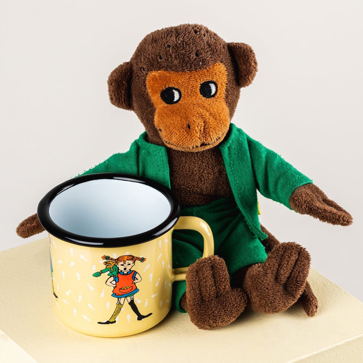 MUURLA | Pippi Longstocking | Enamel Mug | Footsteps | 2.5dl